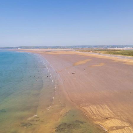 Deluxe Lundy View Villa With Sea Views 韦斯特沃德霍 外观 照片
